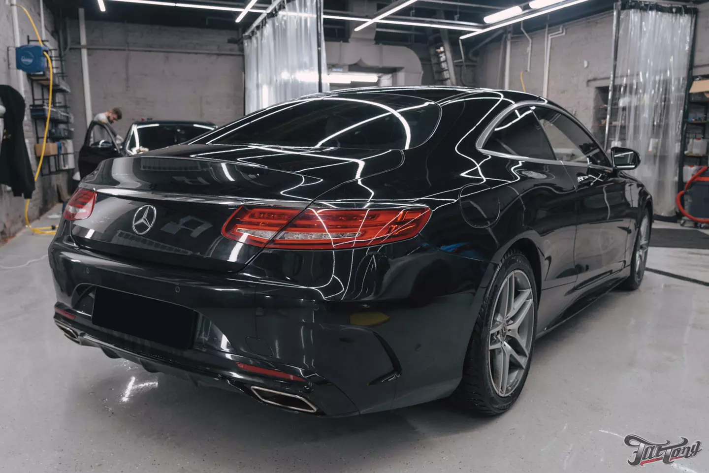 Смена стиля Mercedes S-class Coupe! Оклеили кузов в темно-серый винил от Oracal, окрасили диски